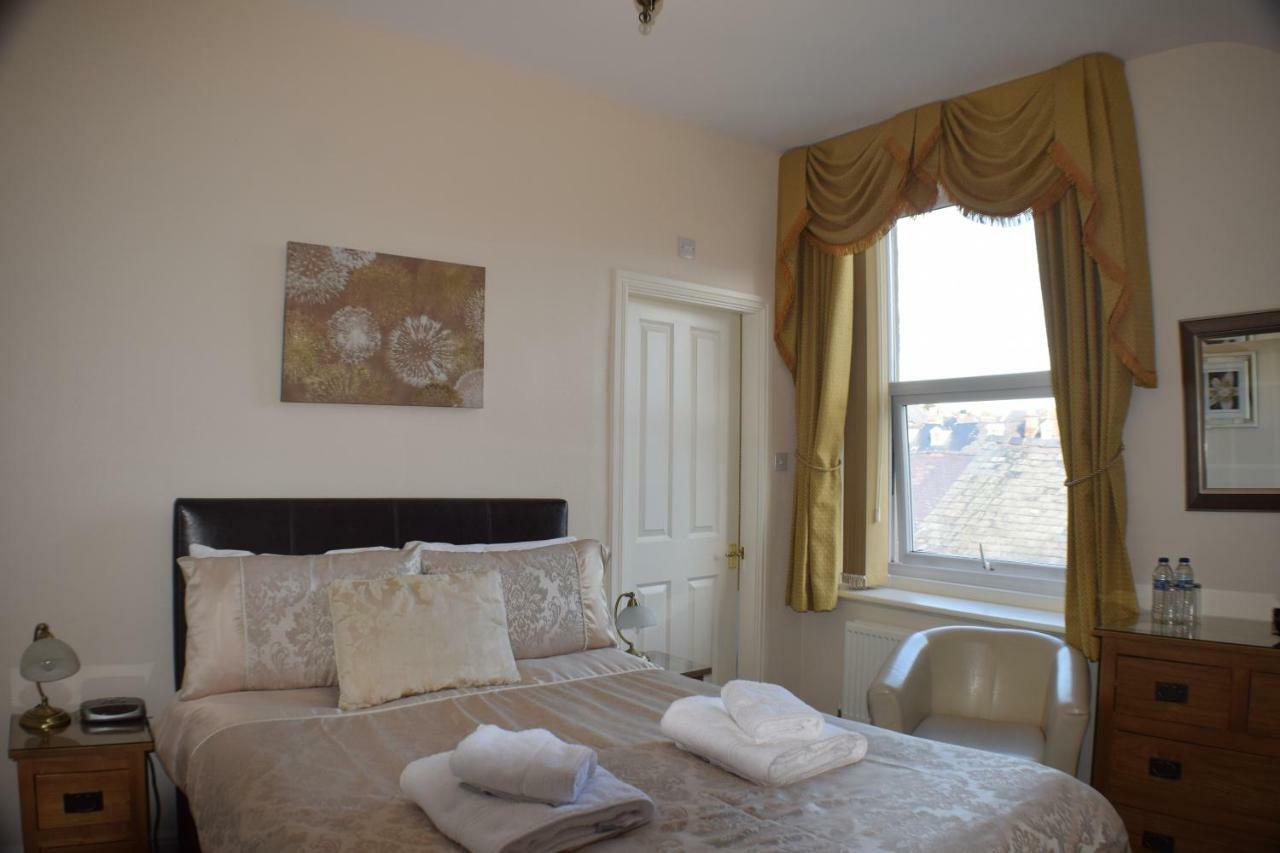 Cedar Lodge Llandudno Room photo